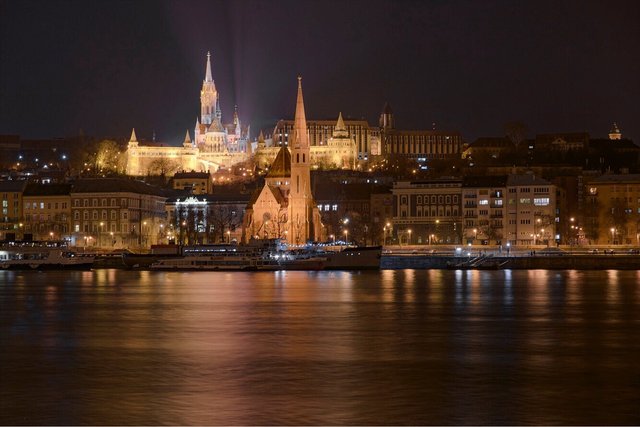 Keď v Budapešti zhasnú Slnko...