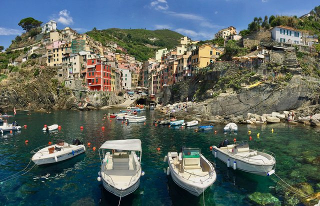 Riomaggiore, niekde v Taliansku. Ale zmrzlinu tu robia dobrú.