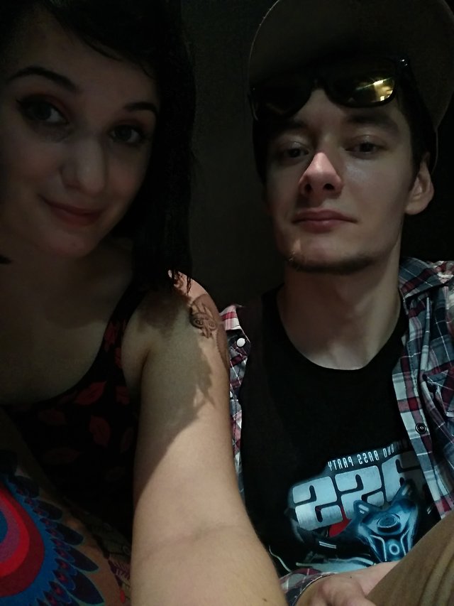 Takto pred rokom...presne na tomto istom mieste..sme sa spoznali...krasne si to pripomenut :) milujem ho