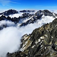 Pyšný štít (v pravo), Gerlach, Kriváň a všetko západnejšie od Lomničáku :)