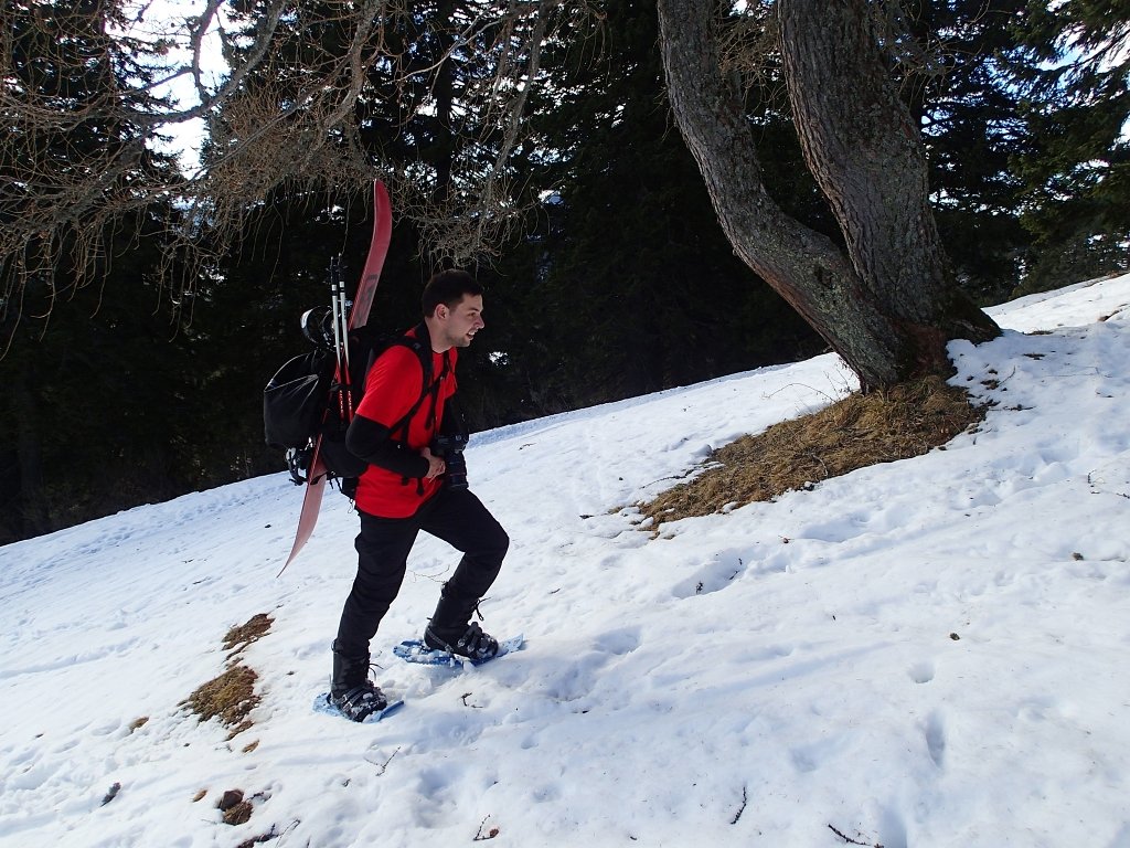 Keď nebola lanovka, tak sme išli pešo. Výhľad stál za to :) 