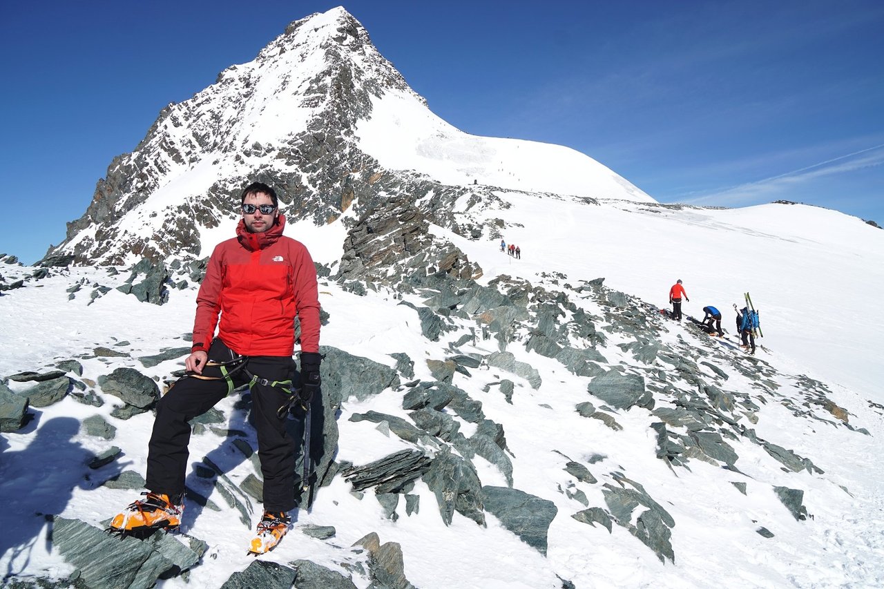 Grossglockner v pozadí, 3798 m.n.m. Video z výstupu: https://youtu.be/qc4-PabCMSo :)