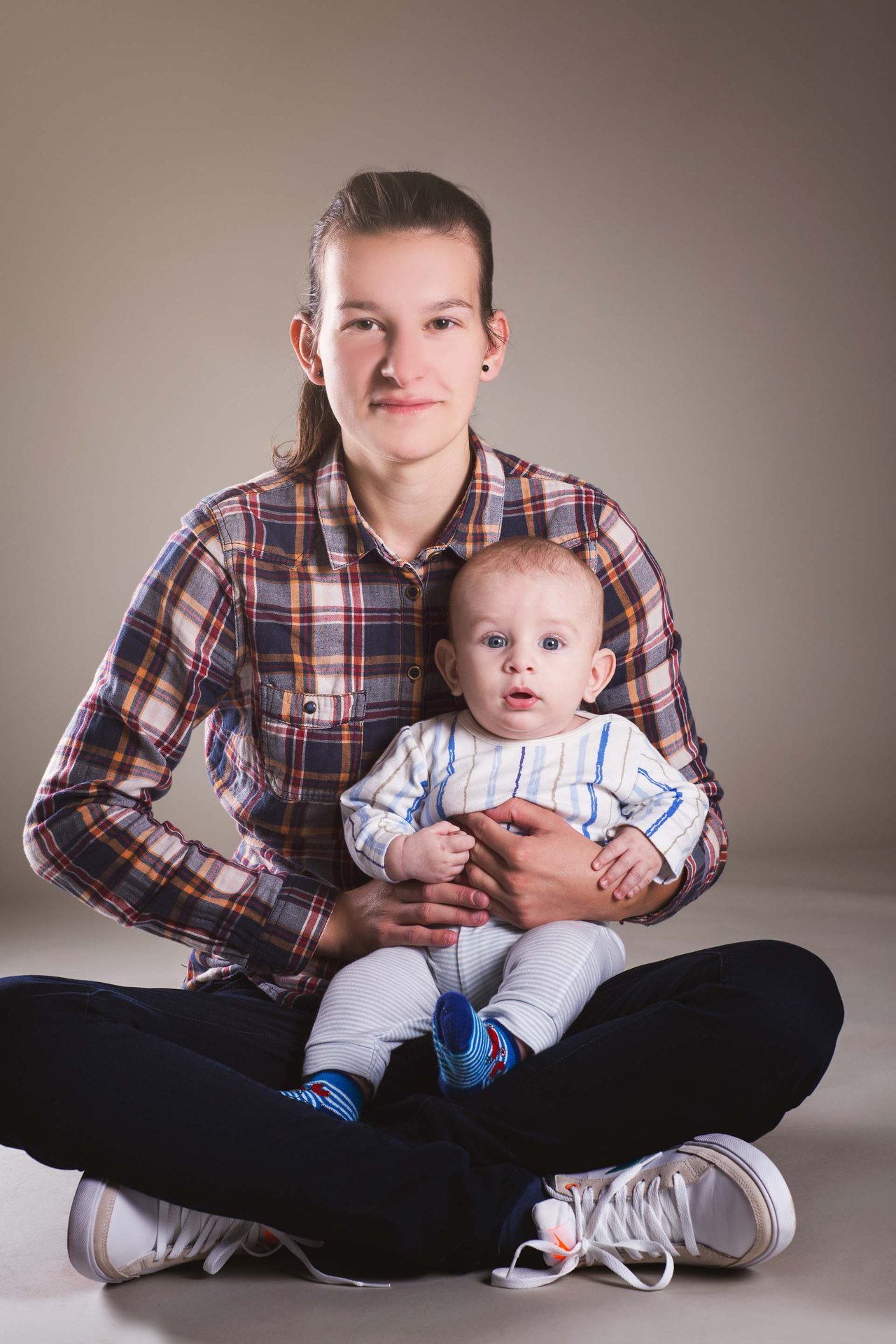 Jediný chlap, ktorý ma dostane na kolená , bude môj syn , keď mu budem viazať šnúrky na topánkach ♥♥♥!

https://www.youtube.com/watch?v=nSDgHBxUbVQ