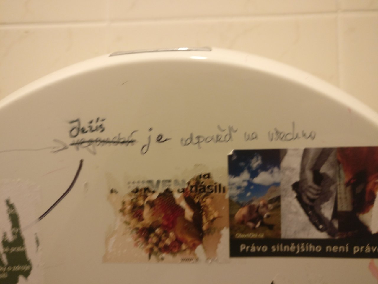 Múdrosti z hajzlíkov na viničnej