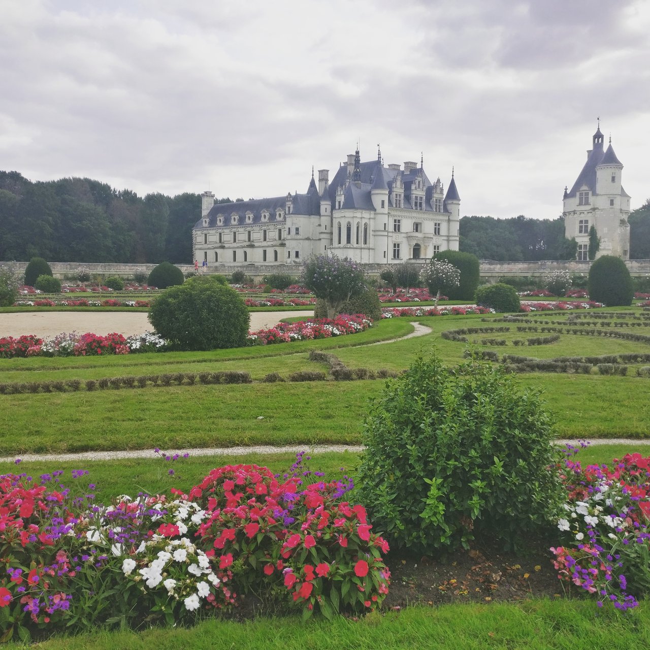 @thinkaboutjustice pridal fotku z Chenonceau tak som sa chcela tiež pochváliť.