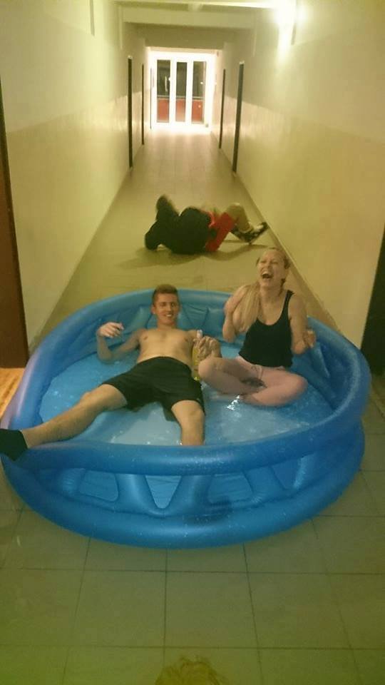 a ževraj vysokoškolský intrák :D :D :D :D 