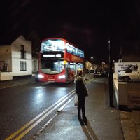 Moja mamka ked ma konecne prišla pozriet do UK na ulici kde byvam