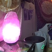 Hymalian salt lamps ked mobil cam je zlata ale Web cam svieti na ruzovo